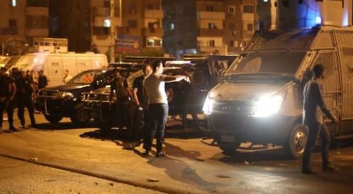 Mısır&#039;da silahlı saldırı: 3 yaralandı