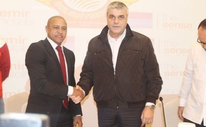 Carlos resmen Akhisar'da Carlos resmen Akhisar'da