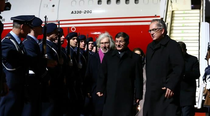 Başbakan Davutoğlu Almanya'ya geldi Başbakan Davutoğlu Almanya'ya geldi