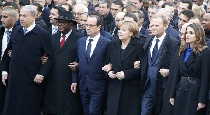 Paris&#039;te liderler kol kola yürüdü, 1.5 milyon katıldı