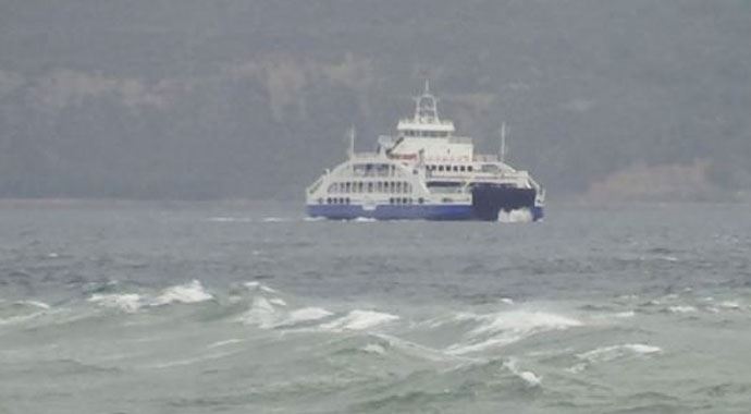 Çanakkale'de deniz ulaşımına engel Çanakkale'de deniz ulaşımına engel