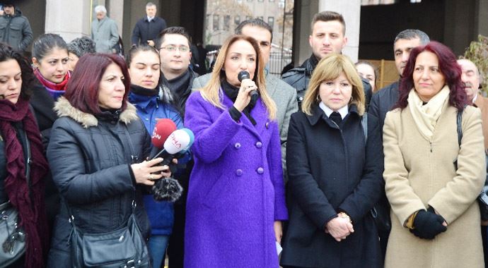 CHP&#039;li vekillerden o yazar hakkında suç duyurusu