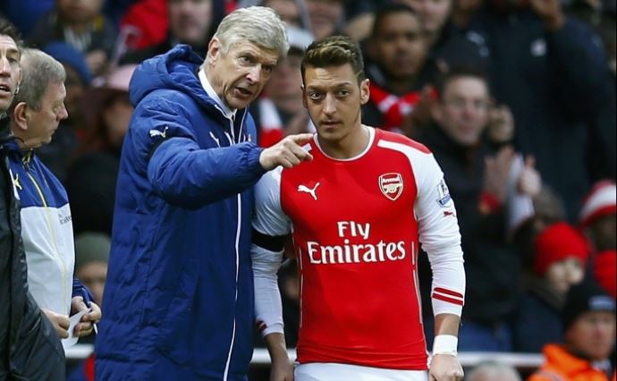 Mesut Özil aylar sonra sahalarda Mesut Özil aylar sonra sahalarda