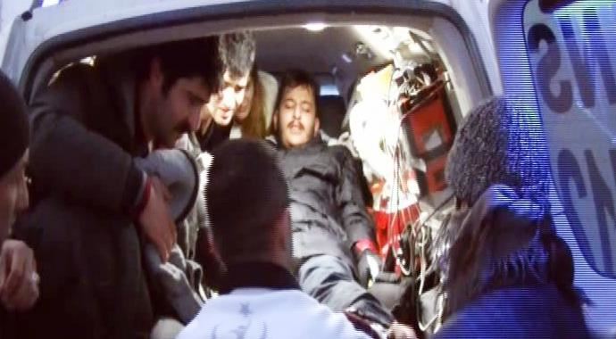 Mehmetçik Diyarbakır'da donmak üzere olan 5 kişi kurtardı Mehmetçik Diyarbakır'da donmak üzere olan 5 kişi kurtardı