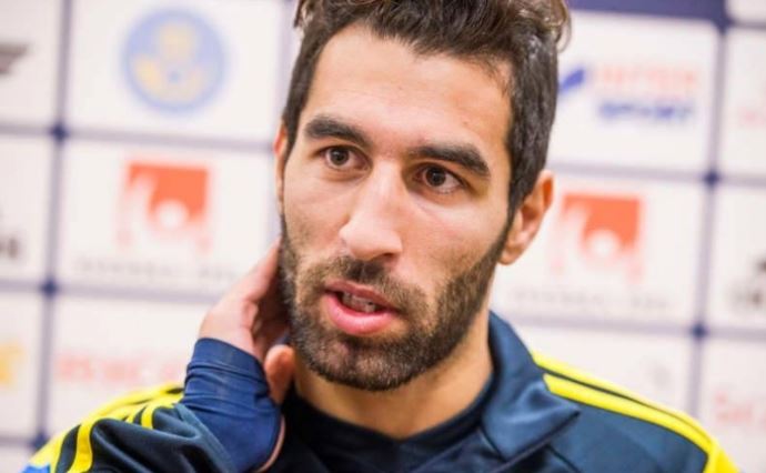 Jimmy Durmaz için Fenerbahçe açıklaması Jimmy Durmaz için Fenerbahçe açıklaması