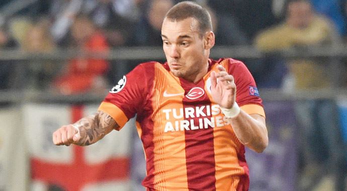 Sneijder'le 4 yıl daha Sneijder'le 4 yıl daha