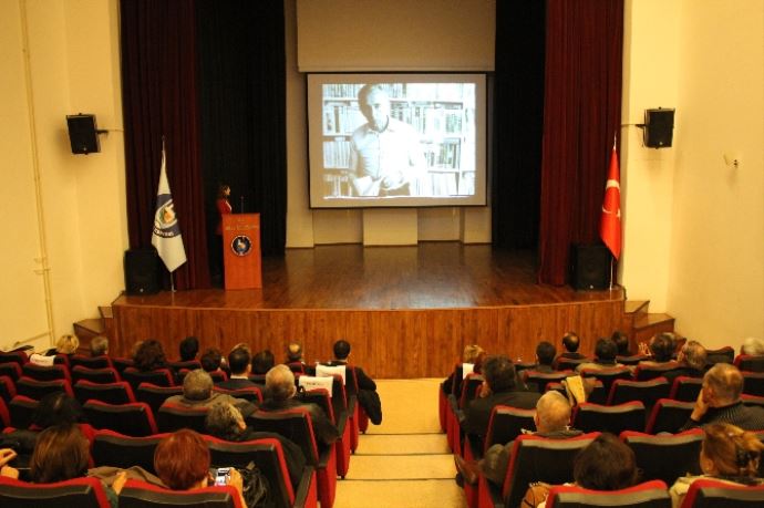 Necati Cumalı özlemle anıldı