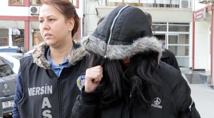Ehliyetsiz, alkollü bayan sürücü baba - kızı öldürdü Ehliyetsiz, alkollü bayan sürücü baba - kızı öldürdü