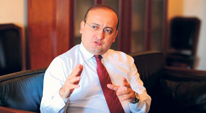 Akdoğan&#039;dan çirkin karikatürlere sert tepki: &#039;Açık bir provokasyon&#039;