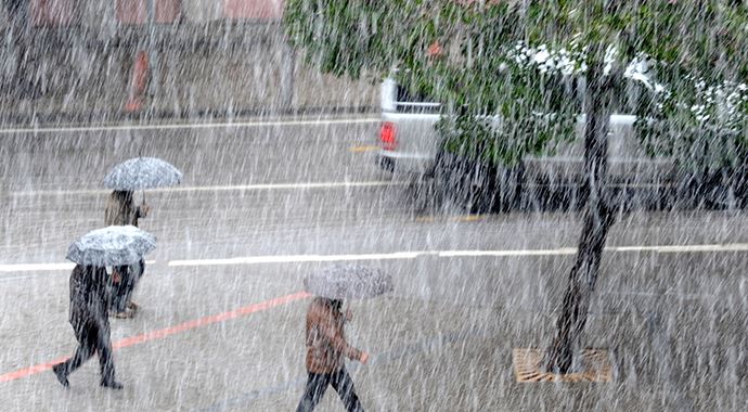 Meteroloji&#039;den kritik uyarı! Sağanak yağış geliyor