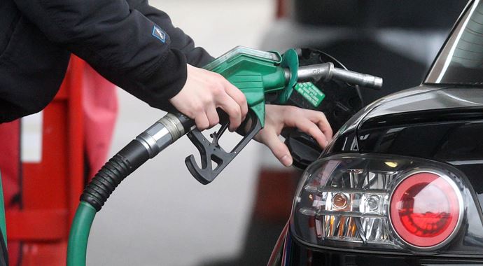 Petrol fiyatları çıldırttı! Petrol fiyatları çıldırttı!
