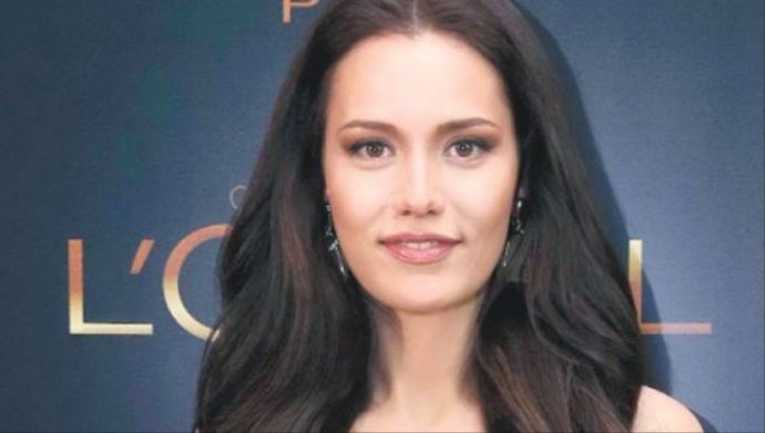 Fahriye Evcen'in dudak uçuklatan reklam filmi Fahriye Evcen'in dudak uçuklatan reklam filmi