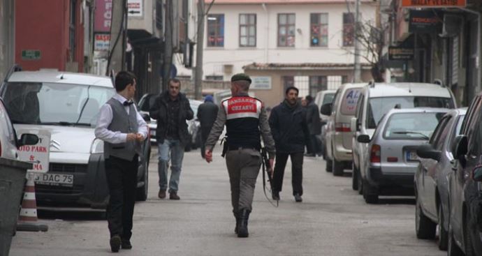 Adliyede firari mahkum paniği! Adliyede firari mahkum paniği!
