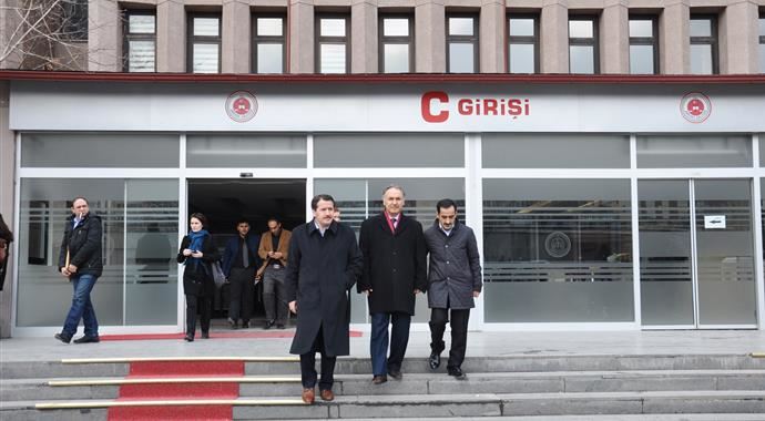 Cumhuriyet gazetesi yazarları ifadeye çağrıldı