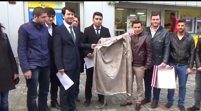 16 Türk Devleti ile dalga geçen dekana bornoz gönderdiler 16 Türk Devleti ile dalga geçen dekana bornoz gönderdiler