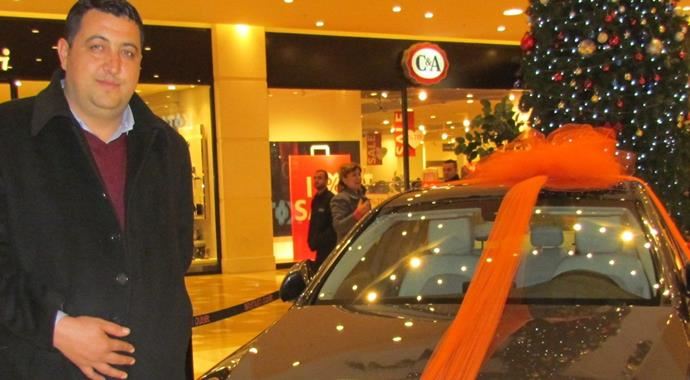 Zabıta memuru 100 TL verdi, 150 bin TL'lik lüks aracı kaptı