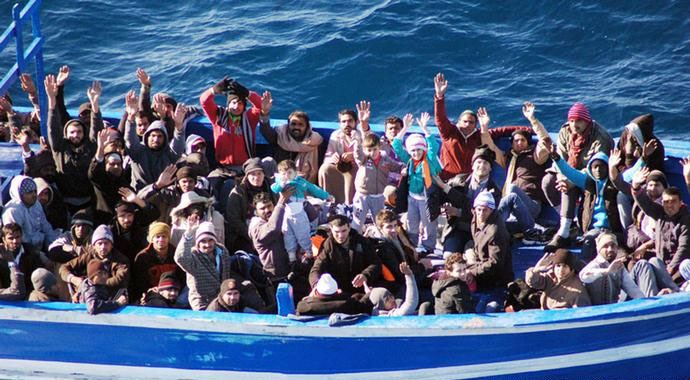 İtalya'ya 24 saatte 778 göçmen geldi İtalya'ya 24 saatte 778 göçmen geldi