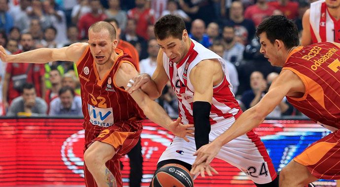 Galatasaray Sırbistan'dan ayrıldı Galatasaray Sırbistan'dan ayrıldı