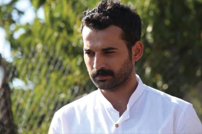 Orhan Şimşek bakın neredeymiş? Orhan Şimşek bakın neredeymiş?
