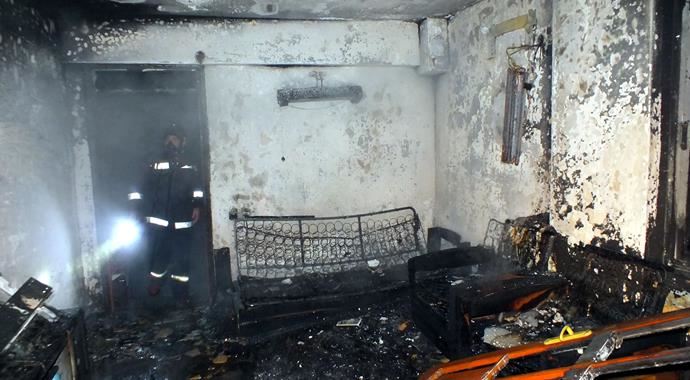 Isıtıcı 2 katlı evi küle çevirdi Isıtıcı 2 katlı evi küle çevirdi