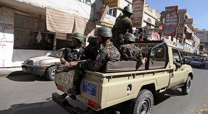 Yemen'de Cumhurbaşkanlığı Sarayı çevresinde çatışma! Yemen'de Cumhurbaşkanlığı Sarayı çevresinde çatışma!