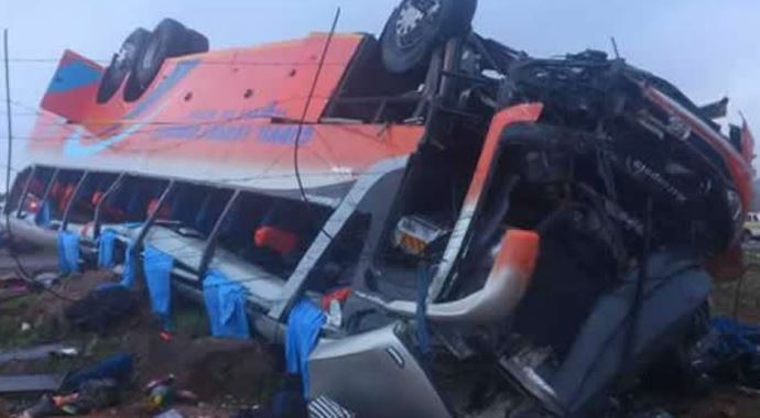 Zimbabve&#039;de iki yolcu otobüsü çarpıştı: 24 ölü, 46 yaralı!