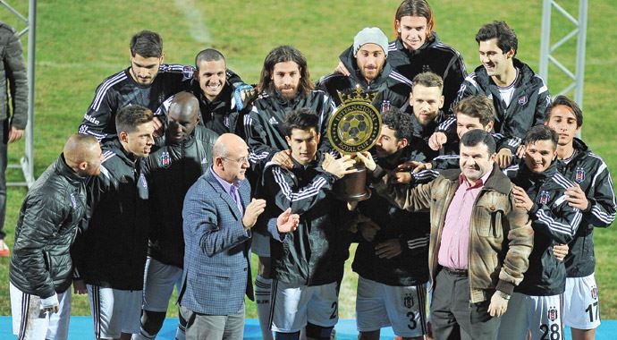 Beşiktaş River Plate&#039;i yenerek Royal CUP&#039;ta şampiyon oldu