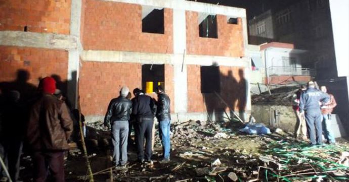 Antalya'da inşaattan düşen işçi öldü Antalya'da inşaattan düşen işçi öldü