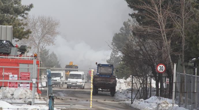 Kışladaki yangın söndürüldü Kışladaki yangın söndürüldü