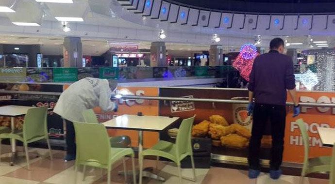 AVM&#039;de vahşet! 8 yerinden bıçaklanarak öldürüldü