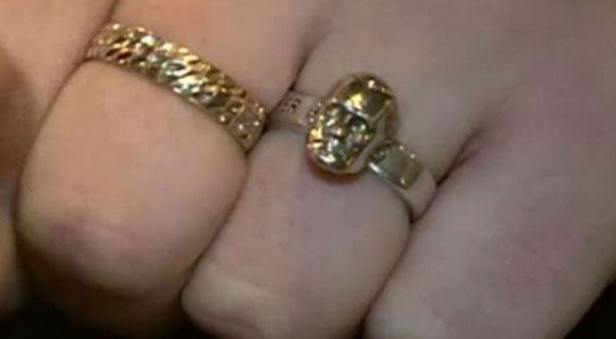 Rusya'da yeni moda Putin yüzükleri Rusya'da yeni moda Putin yüzükleri