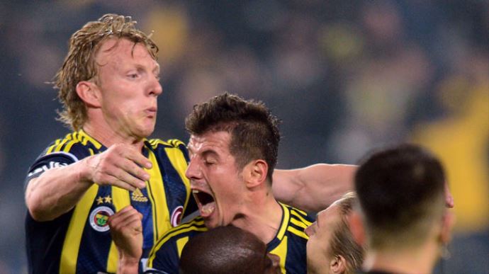 İşte Fenerbahçe'nin Kuyt ve Emre'ye yeni teklifi İşte Fenerbahçe'nin Kuyt ve Emre'ye yeni teklifi