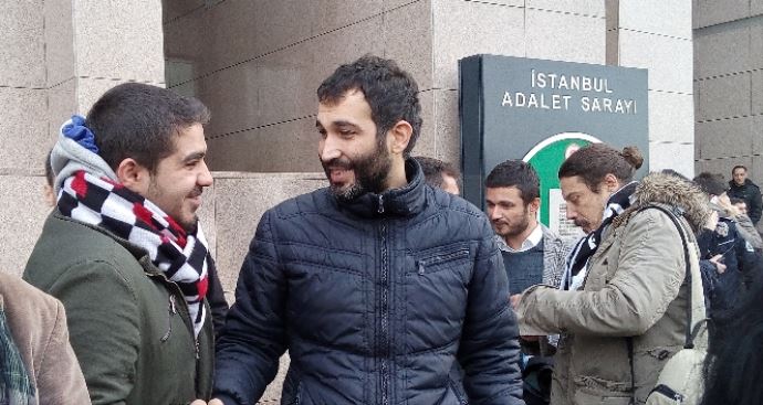 Ünlü oyuncu Barış Atay o tweetinden sonra özür diledi Ünlü oyuncu Barış Atay o tweetinden sonra özür diledi