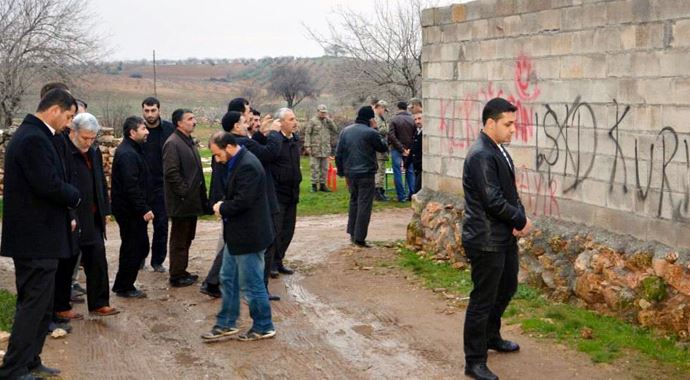 Şanlıurfa'da tehlikeli provokasyon, evleri işaretlendi Şanlıurfa'da tehlikeli provokasyon, evleri işaretlendi