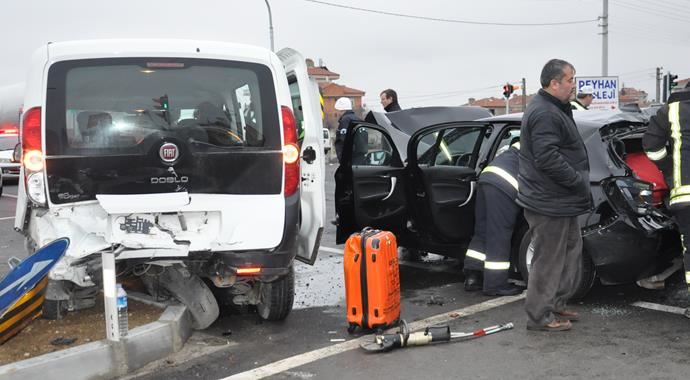 Kırmızı ışıkta TIR dehşeti: 7 yaralı