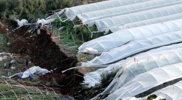 Antalya'yı heyelan vurdu Antalya'yı heyelan vurdu