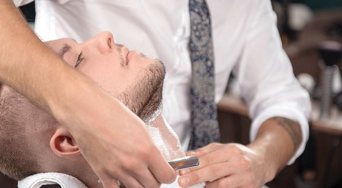 Berberde tıraşa dikkat! Berberde tıraşa dikkat!