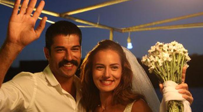 Burak Özçivit ile Fahriye Evcen nikah provası yaptı Burak Özçivit ile Fahriye Evcen nikah provası yaptı