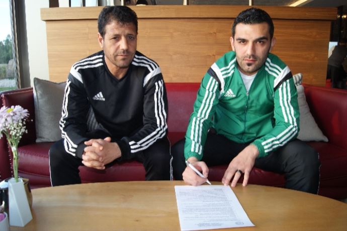 Bekir Ozan Has imzayı attı Bekir Ozan Has imzayı attı