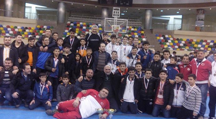 İBB Başakşehir güreş takımından çifte şampiyonluk İBB Başakşehir güreş takımından çifte şampiyonluk