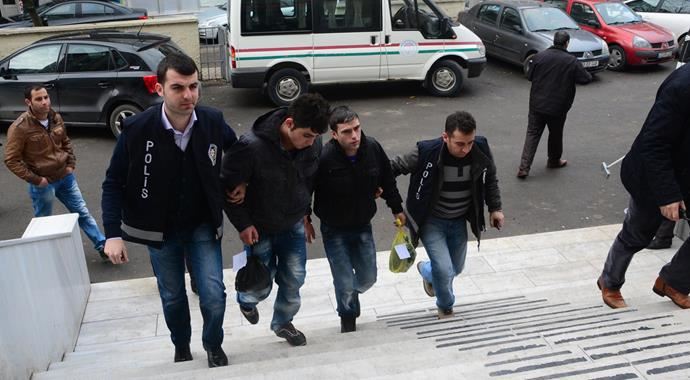 Çalıştığı marketi soymak istedi Çalıştığı marketi soymak istedi