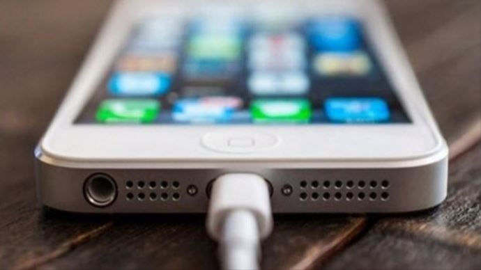 Telefonu gece boyu şarjda bırakanlar dikkat!