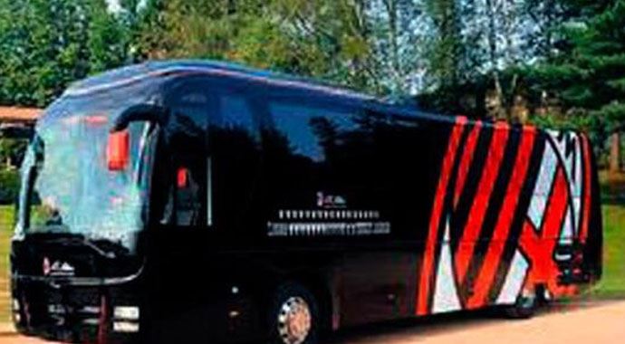 Milan takım otobüsünü sattı, İtalya sallandı