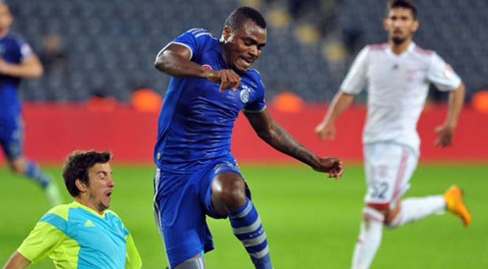 Emenike ıslıklandı Emenike ıslıklandı