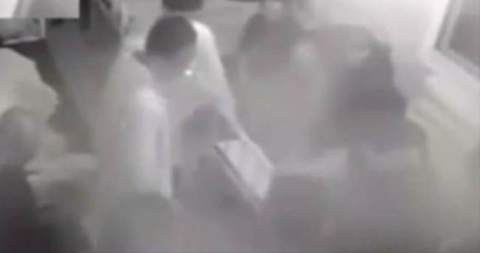 Akıl hastalarına doktor işkencesi! Akıl hastalarına doktor işkencesi!