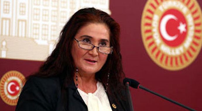 CHP'li vekiller onu durduramadı! CHP'li vekiller onu durduramadı!