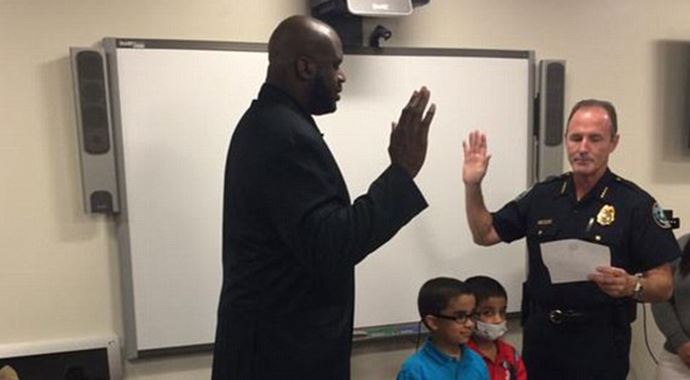 Eski NBA oyuncusu Shaquille O'Neal polis oldu Eski NBA oyuncusu Shaquille O'Neal polis oldu