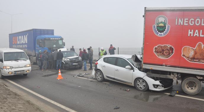 Ünlü işadamı geçirdiği trafik kazasında ölümden döndü Ünlü işadamı geçirdiği trafik kazasında ölümden döndü