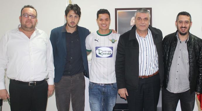 Akhisar Belediyespor transferde 2 bomba daha patlattı Akhisar Belediyespor transferde 2 bomba daha patlattı