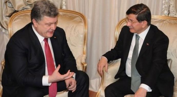 Davutoğlu, Poroşenko ile görüştü Davutoğlu, Poroşenko ile görüştü